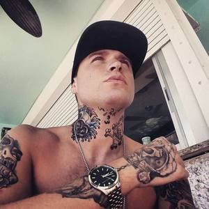 Meet your Posher, Clae